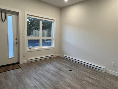 352 Hirst Ave W #5 - Photo 3 of 18