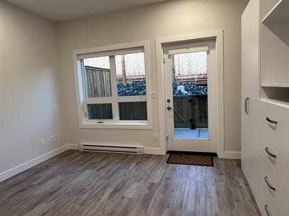 352 Hirst Ave W #5 - Photo 5 of 18