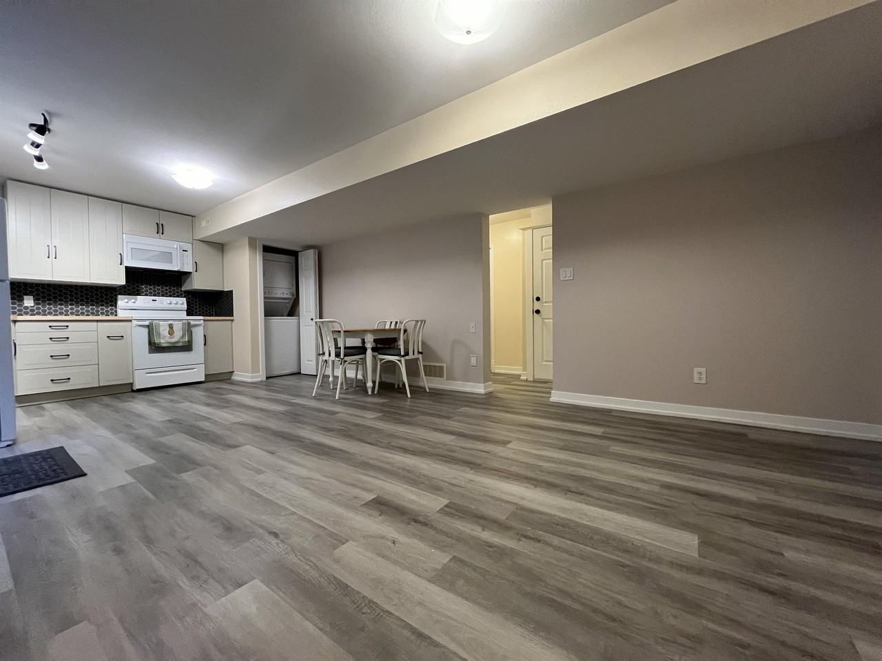 46508 Lear Dr #B - Photo 4 of 16