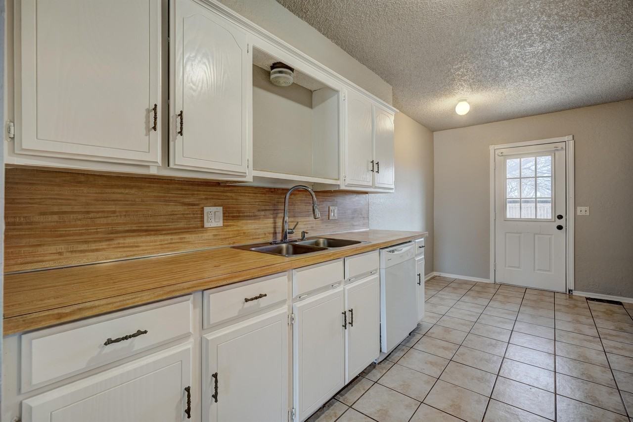 626 N Robin Way #1 - Photo 5 of 12