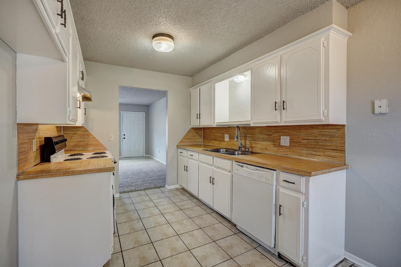 626 N Robin Way #1 - Photo 6 of 12