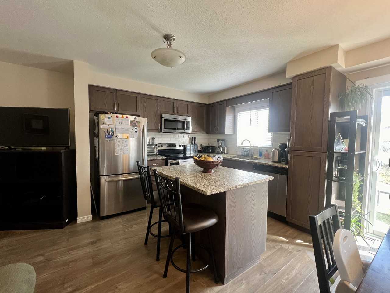 79 Meadowridge Street - Photo 3 of 15