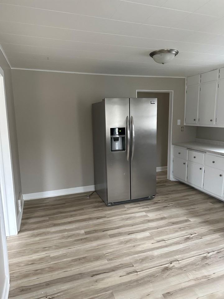962 Lakeview Dr #1 - Photo 4 of 21