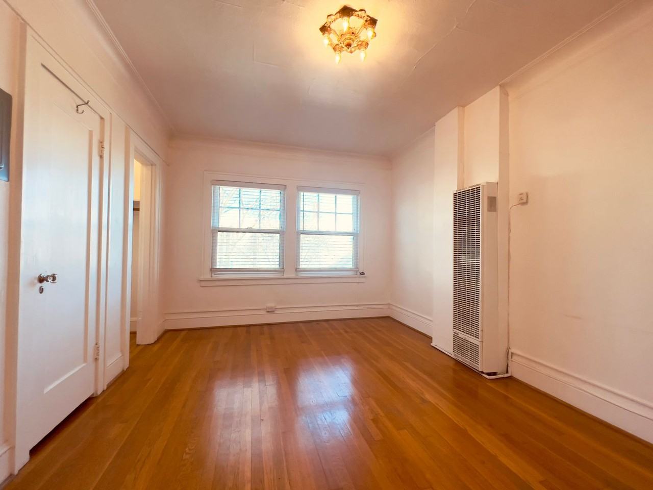 Vintage Apartments - Photo 5 of 50