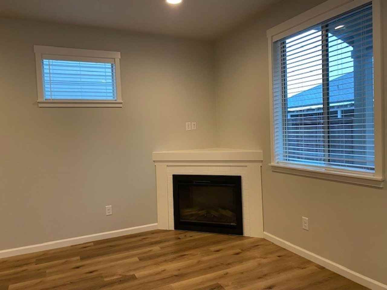 5707 Ne 58th Way - Photo 2 of 15