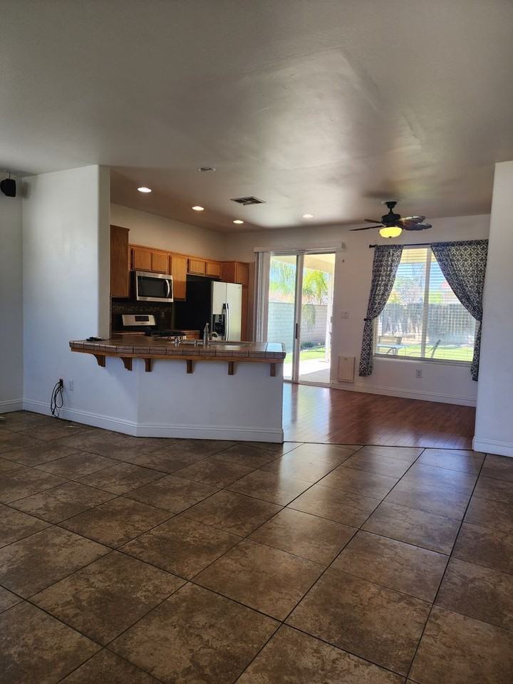5801 Fair Wind Ave - Photo 2 of 19