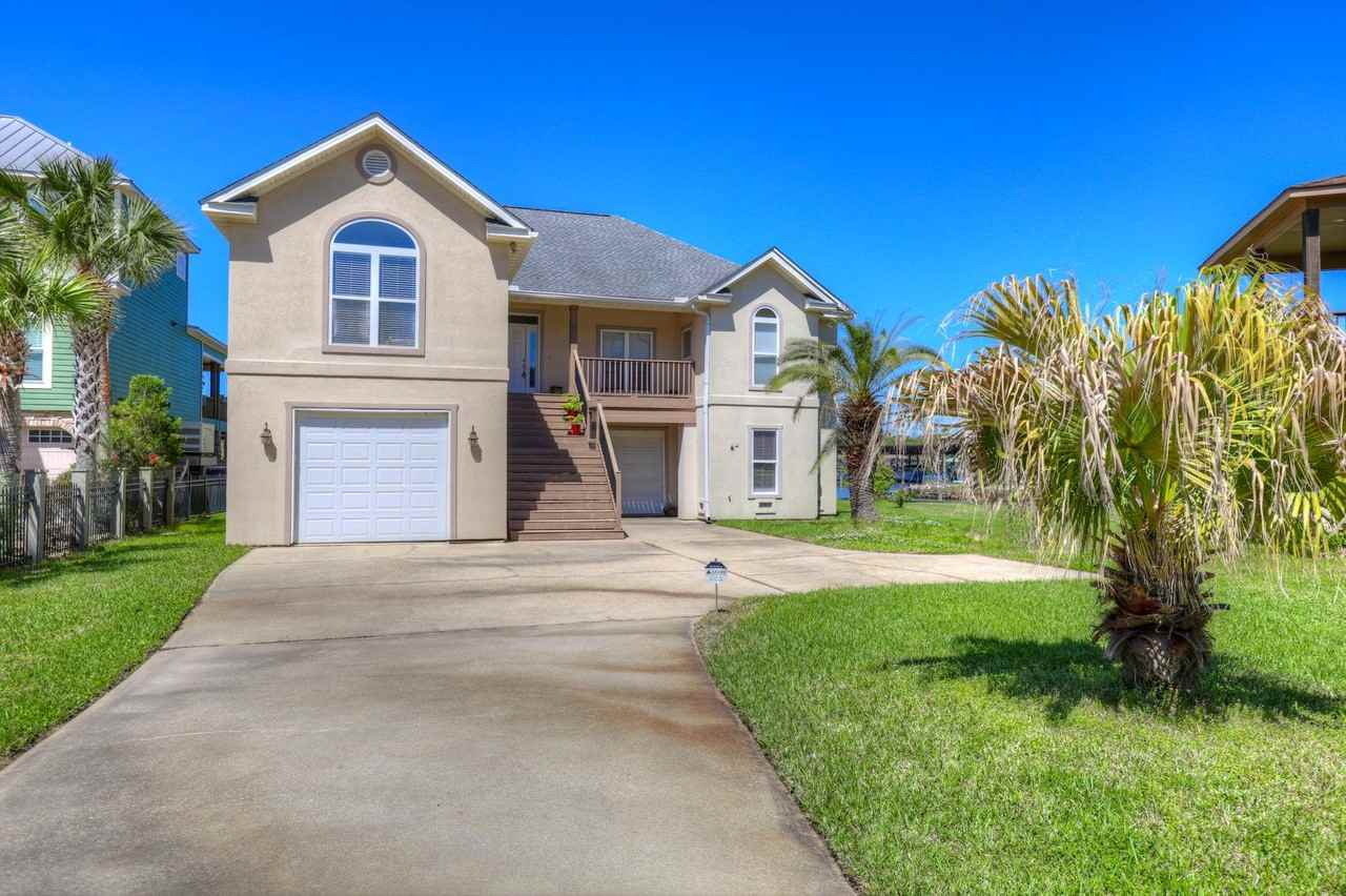 3328 Harbor View Ct - Photo 2 of 24