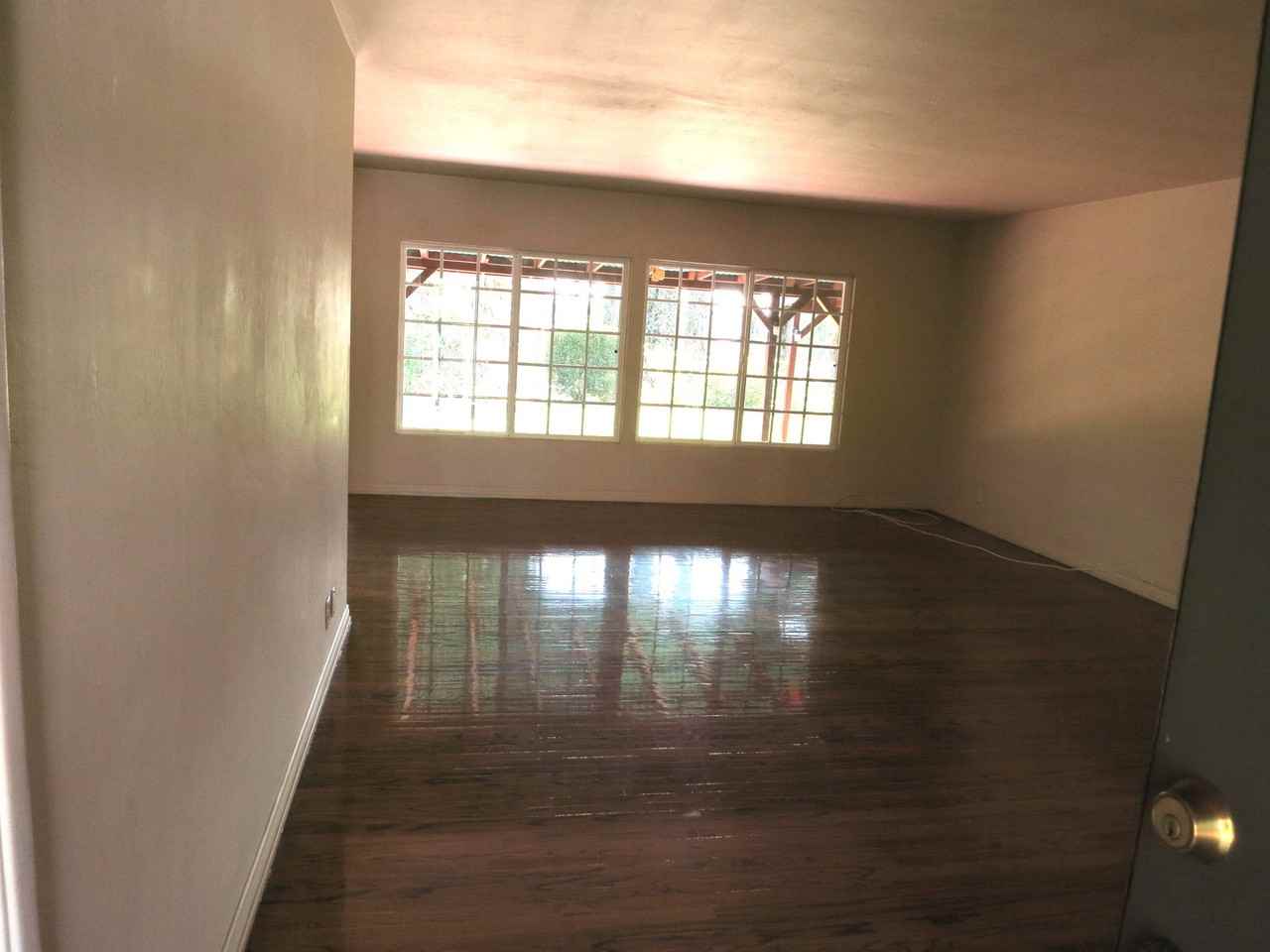 5121 Leo St - Photo 3 of 20