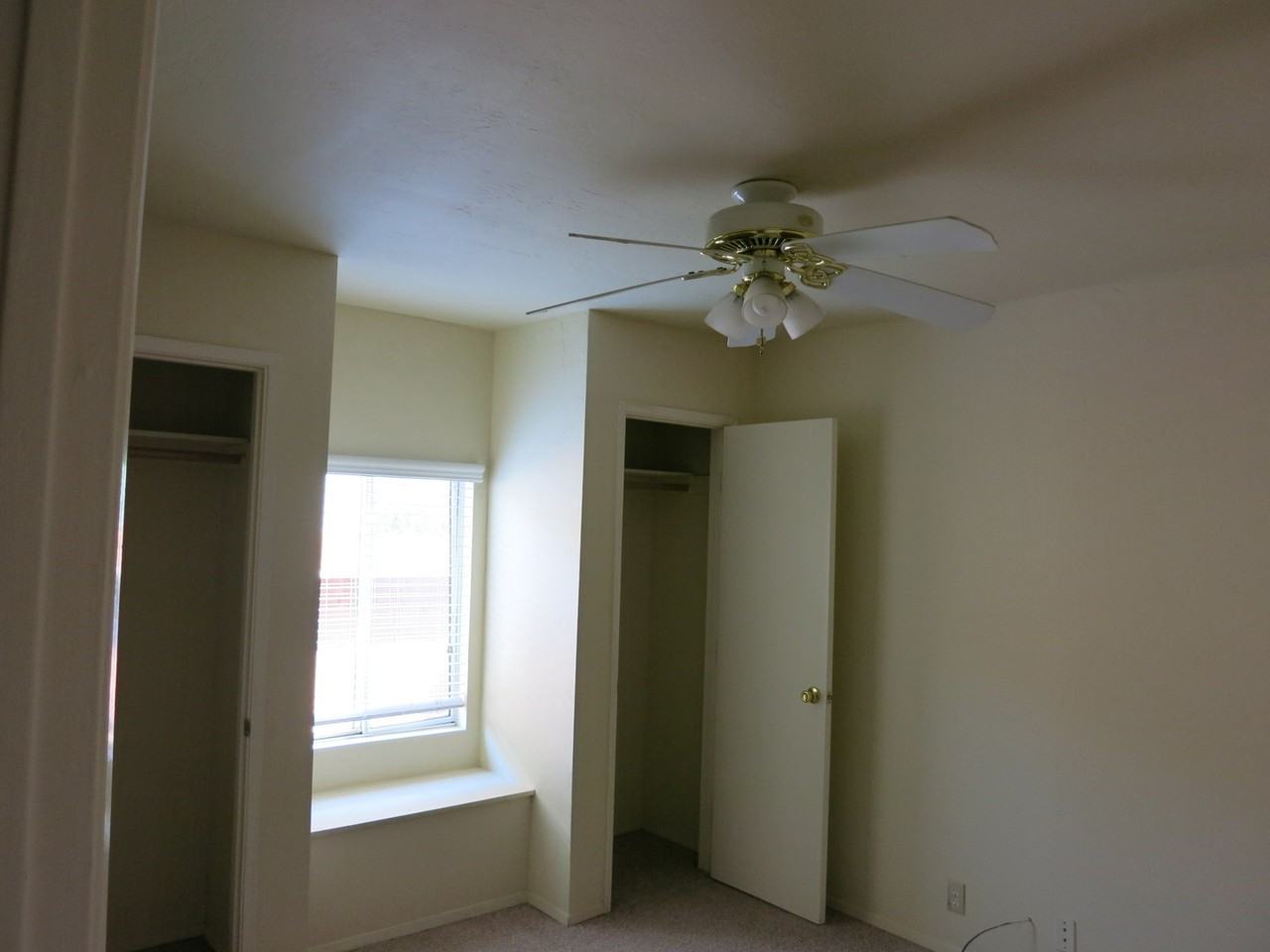 5121 Leo St - Photo 7 of 20