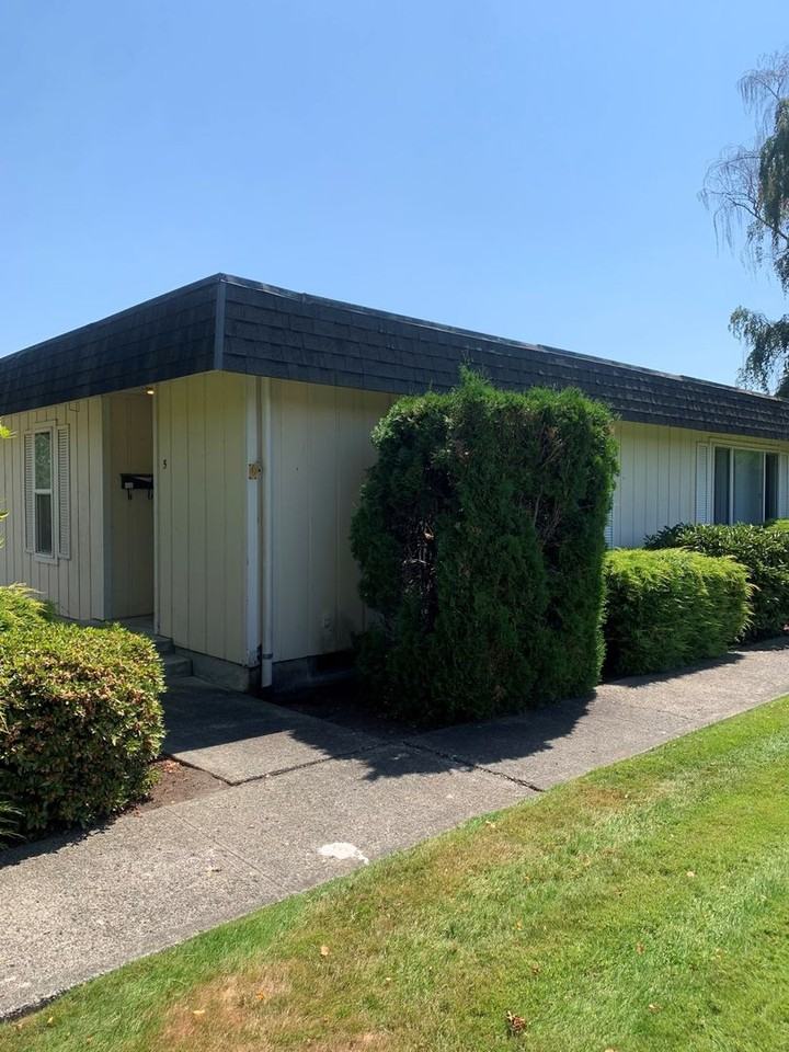 West Main Apartments - Photo 2 of 8