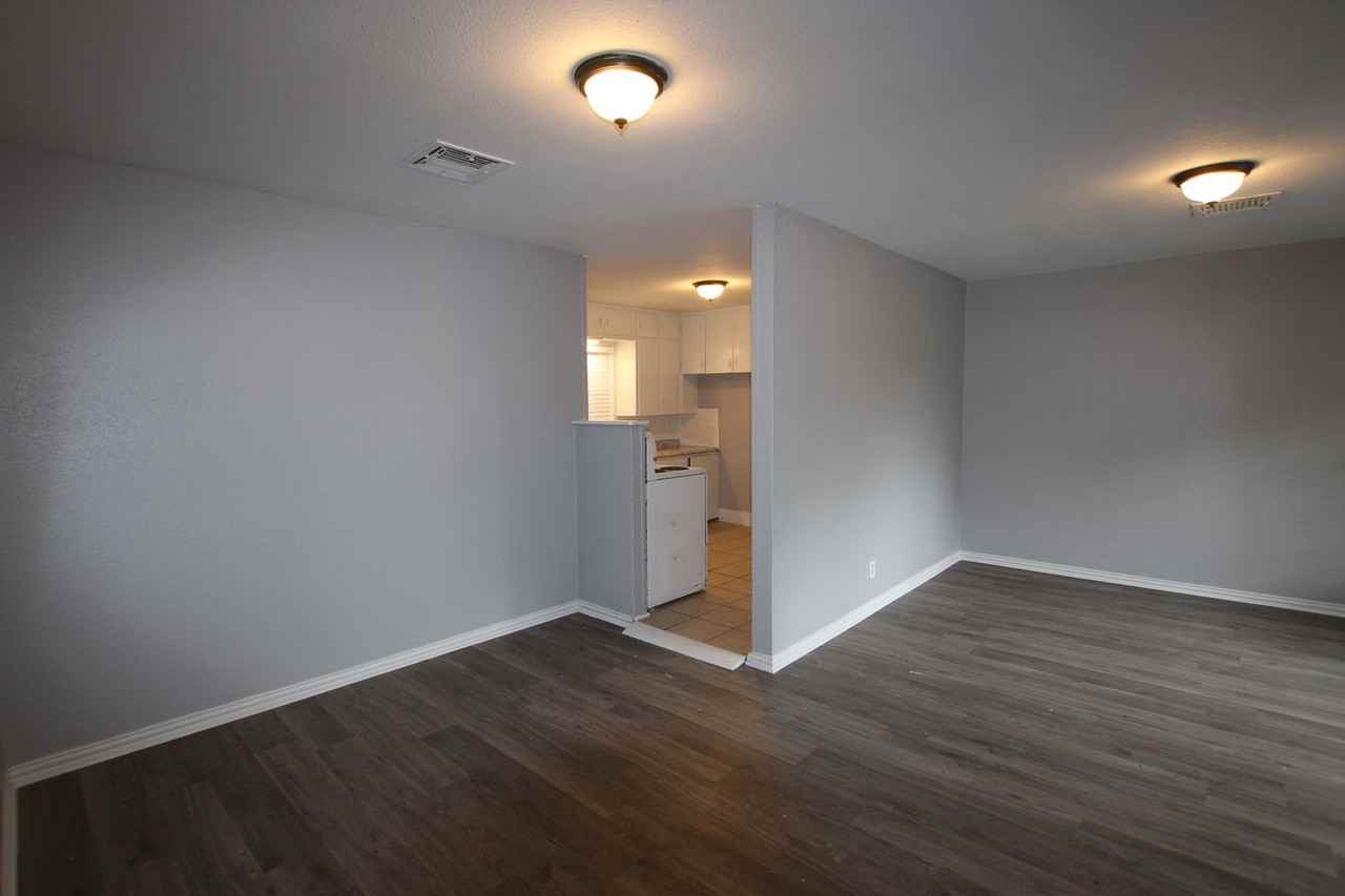 2327 Plume Dr - Photo 3 of 22