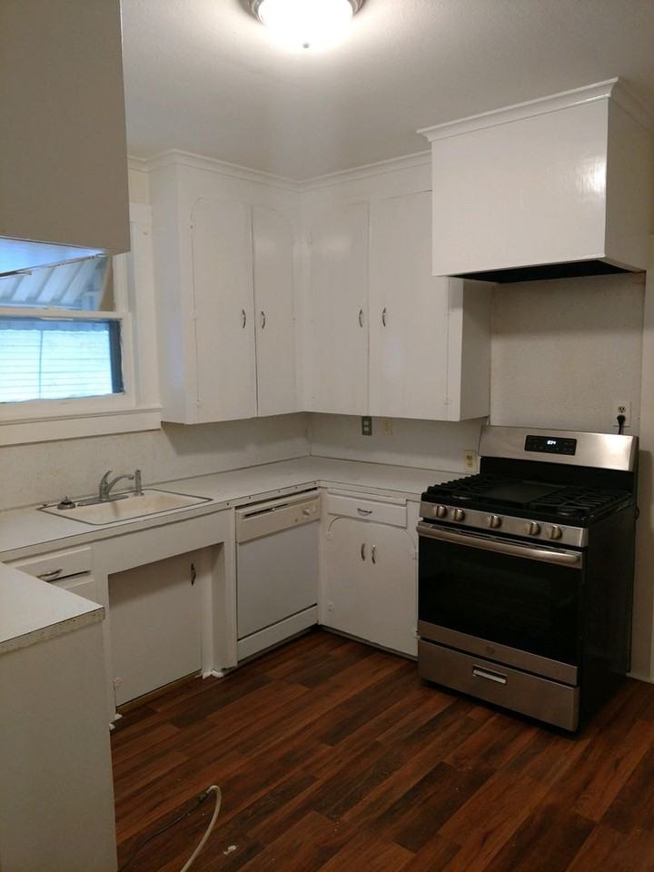 243 E Fairview St - Photo 3 of 17