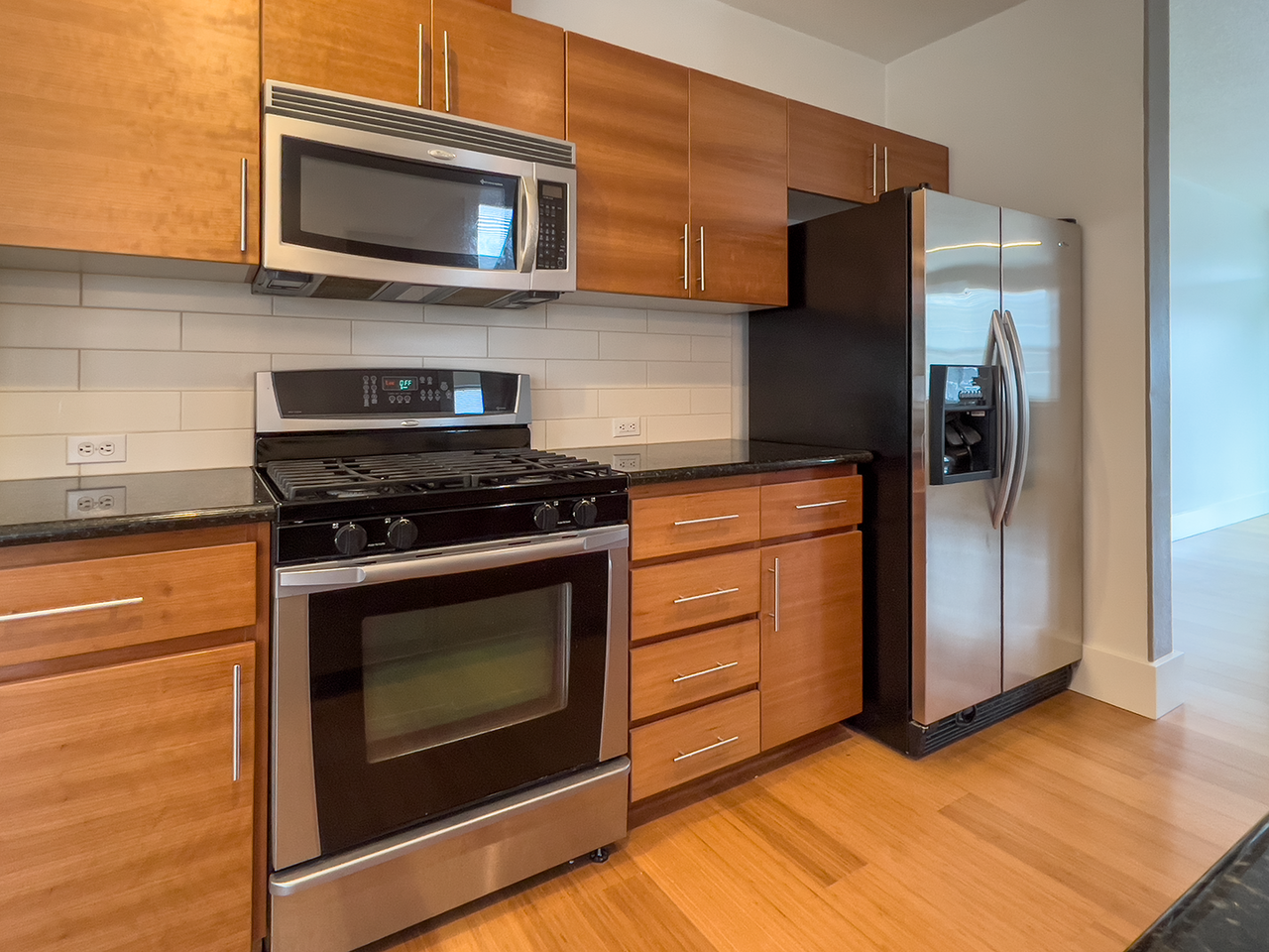 730 Nw 118th Ave #101 - Photo 4 of 37