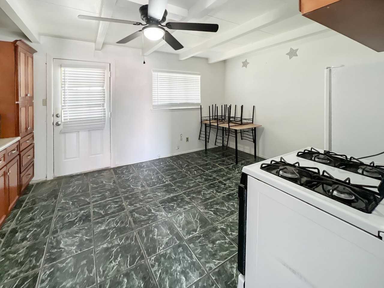 1321 N San Andres Dr - Photo 3 of 6