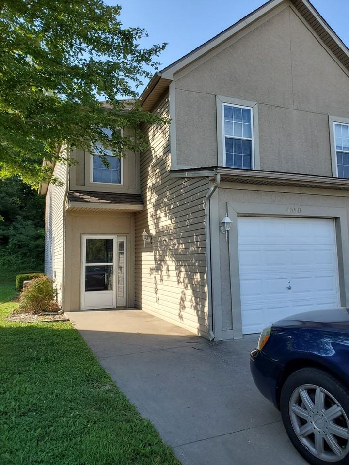 405 Se Brandon Ct Apt D - Photo 4 of 6