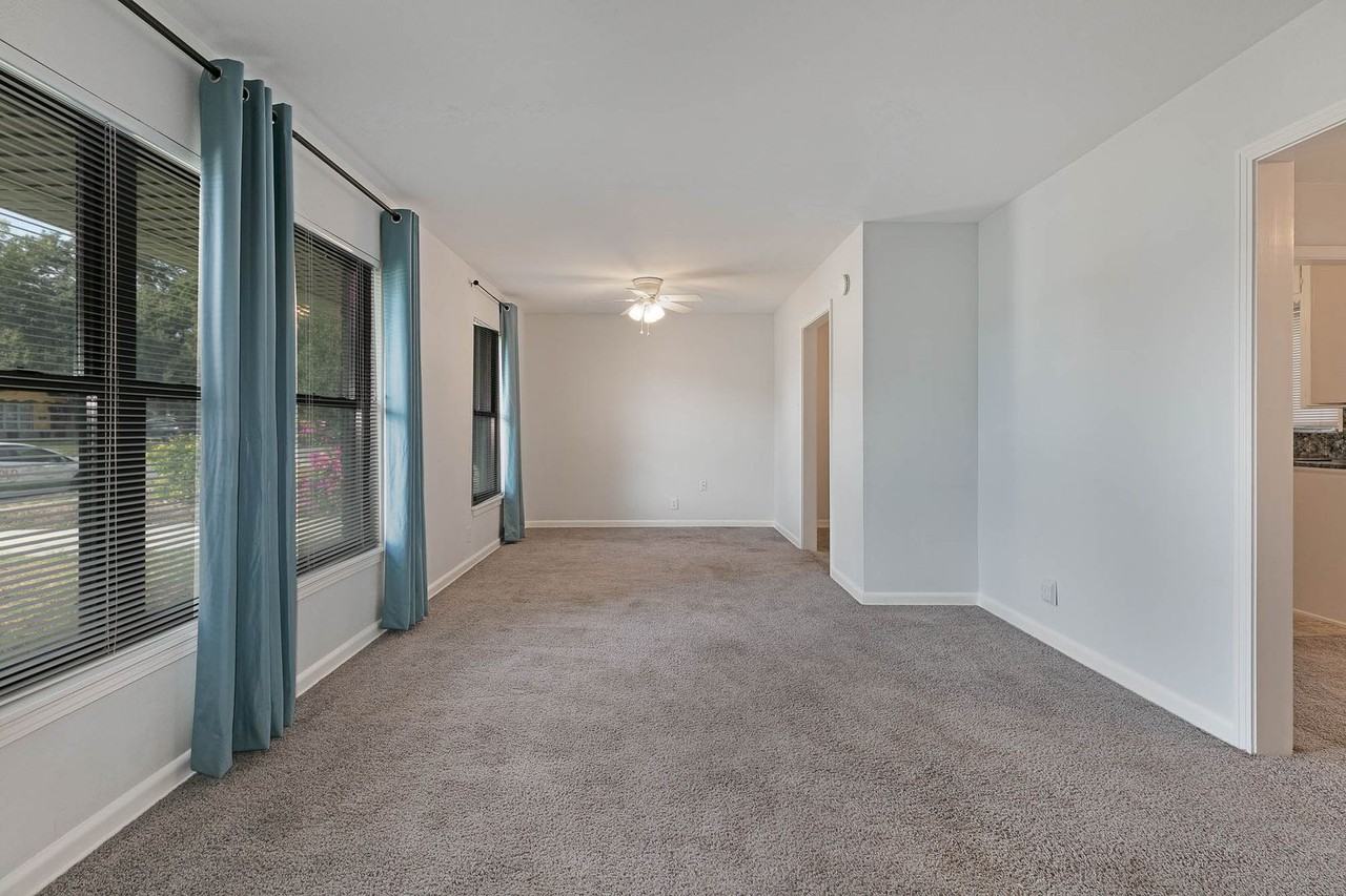 463 Cherry Ridge Dr - Photo 2 of 19