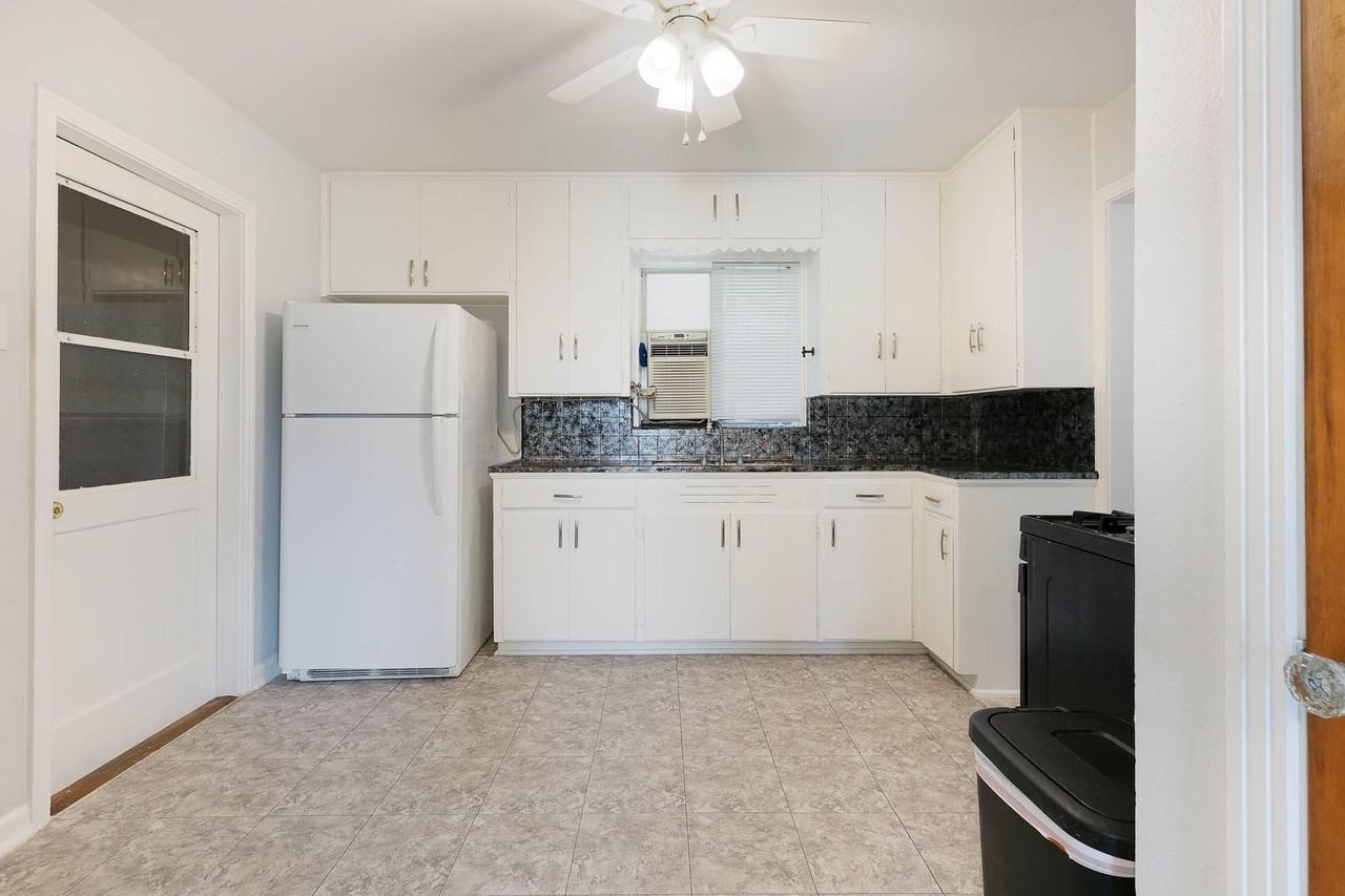 463 Cherry Ridge Dr - Photo 4 of 19