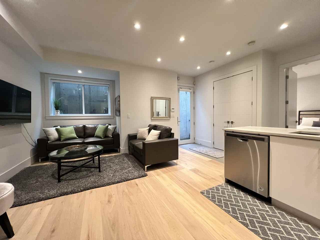 2825 Edgemont Boulevard - Photo 2 of 17