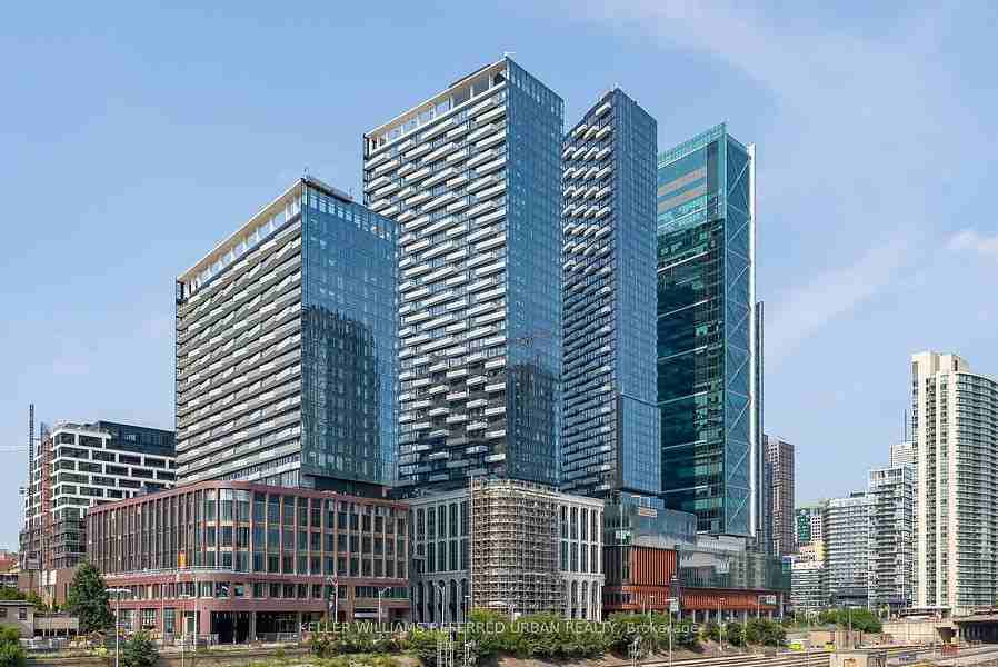 470 Front Street West #Ph15