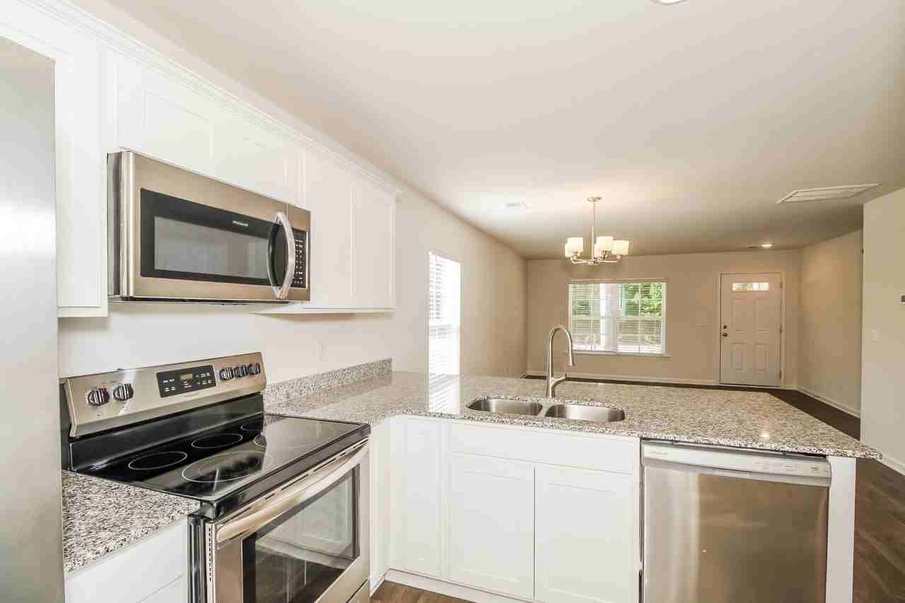 1210 Gardner St - Photo 6 of 19