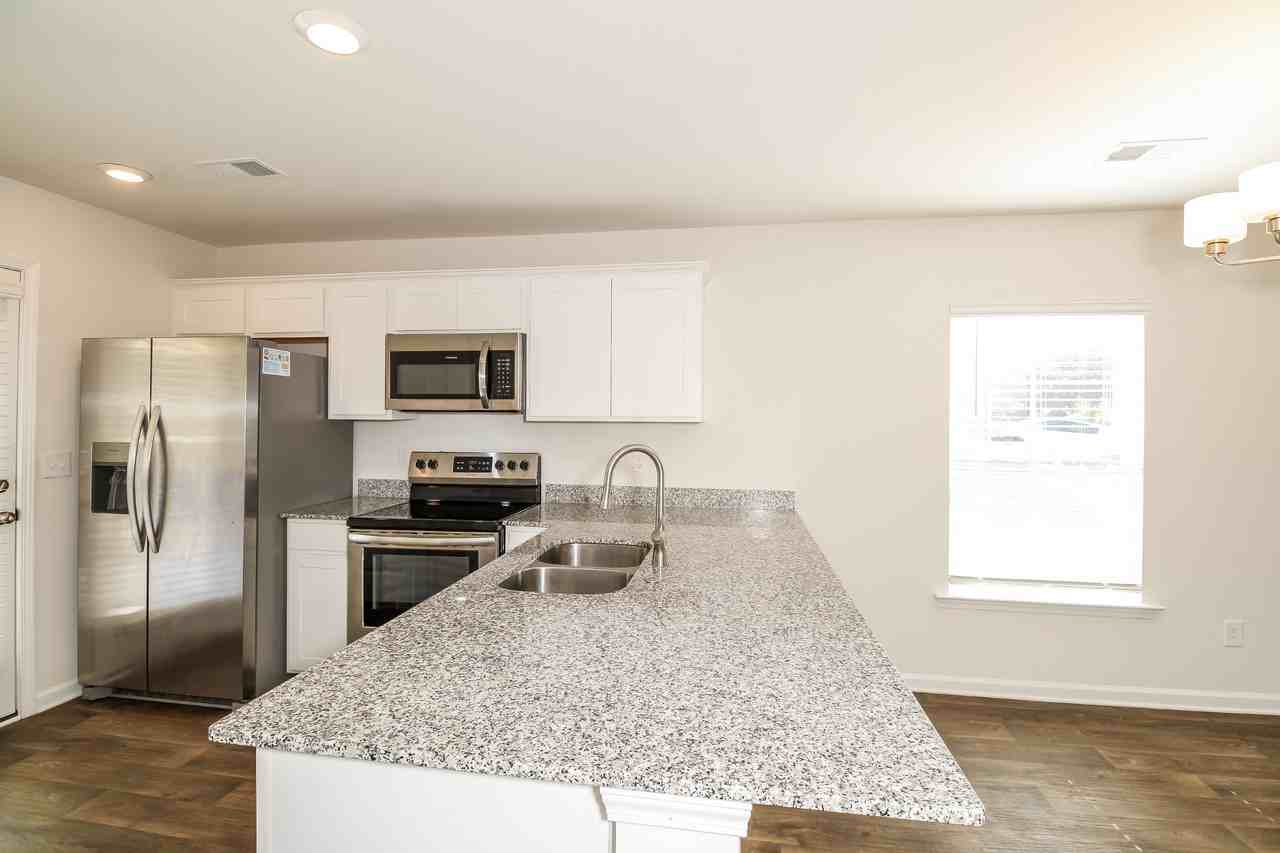 1210 Gardner St - Photo 7 of 19