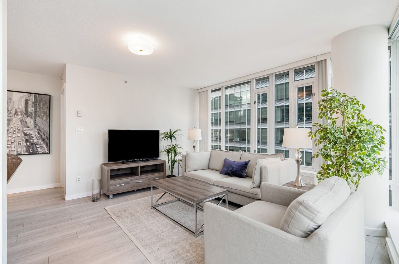 610 Granville Street - Photo 2