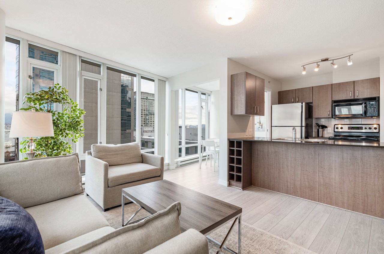 610 Granville Street - Photo 3