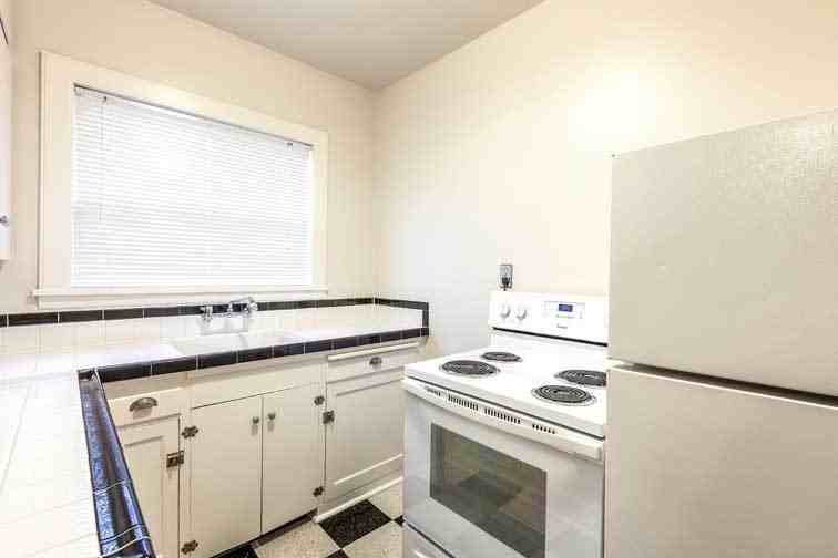 CARMEN APARTMENTS (JAMJ01) - Photo 3 of 12