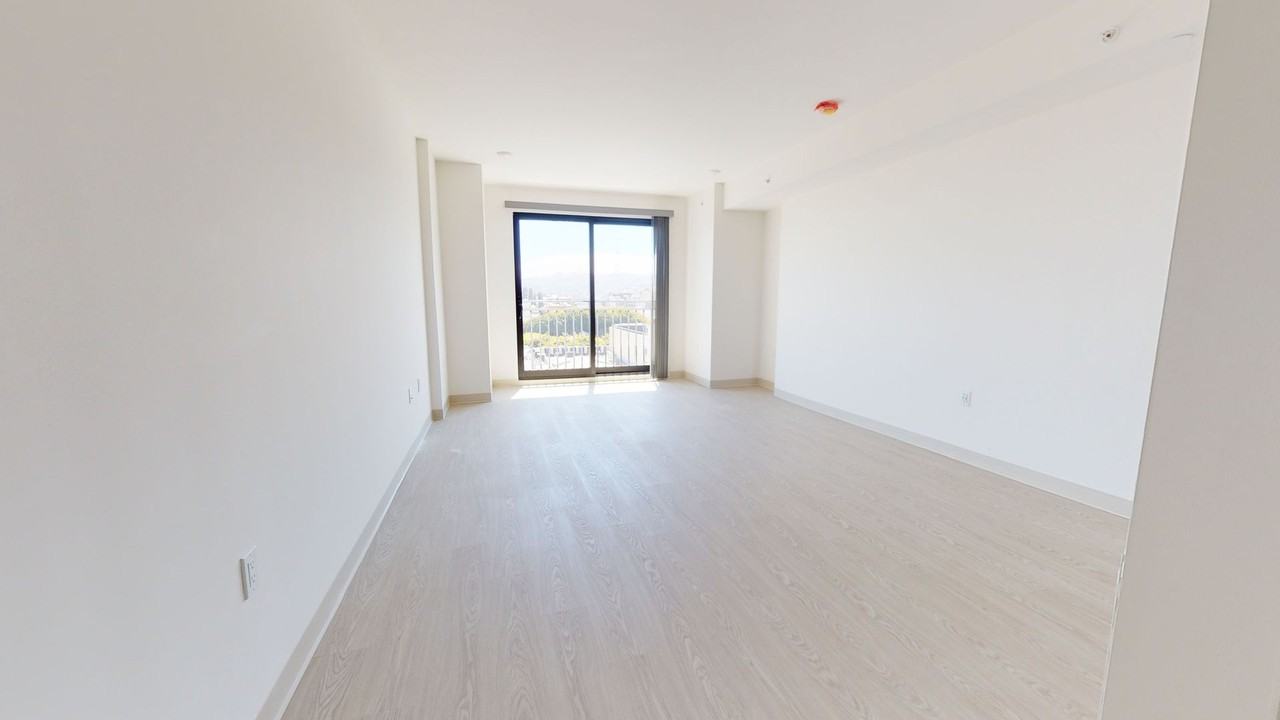 363 6th St - Photo 4 of 36