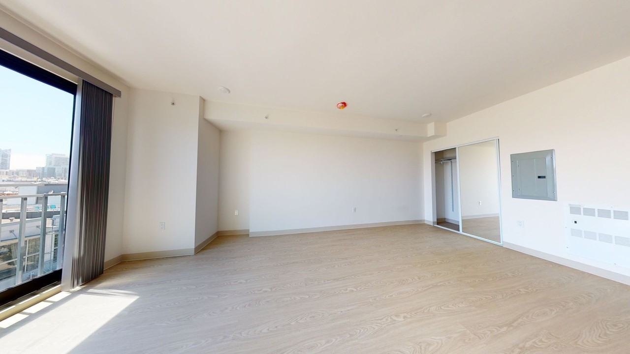 363 6th St - Photo 5 of 36