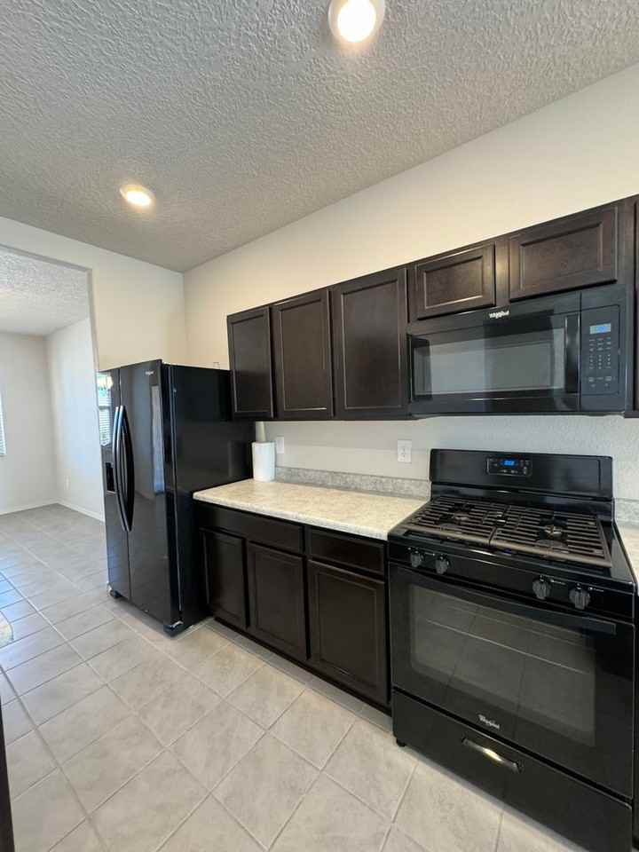 3401 Prairie Sage Street - Photo 6 of 25