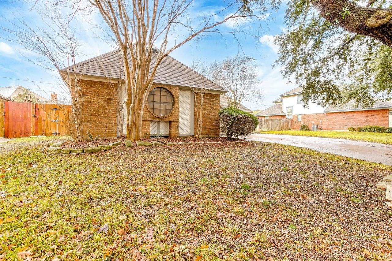 5629 Guadalajara Dr - Photo 2 of 40