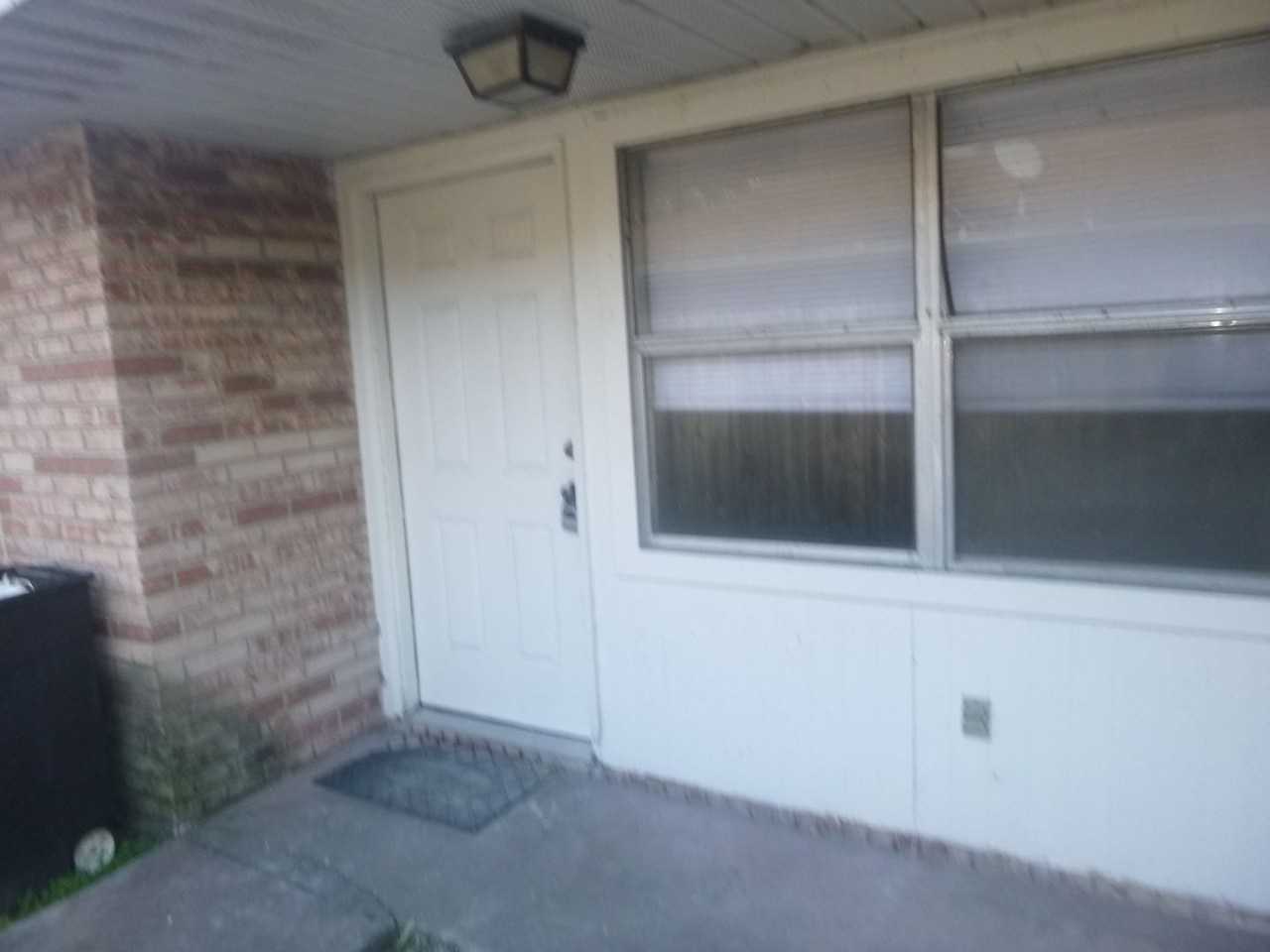 Bloomingdale Villas Ct - Photo 2 of 25