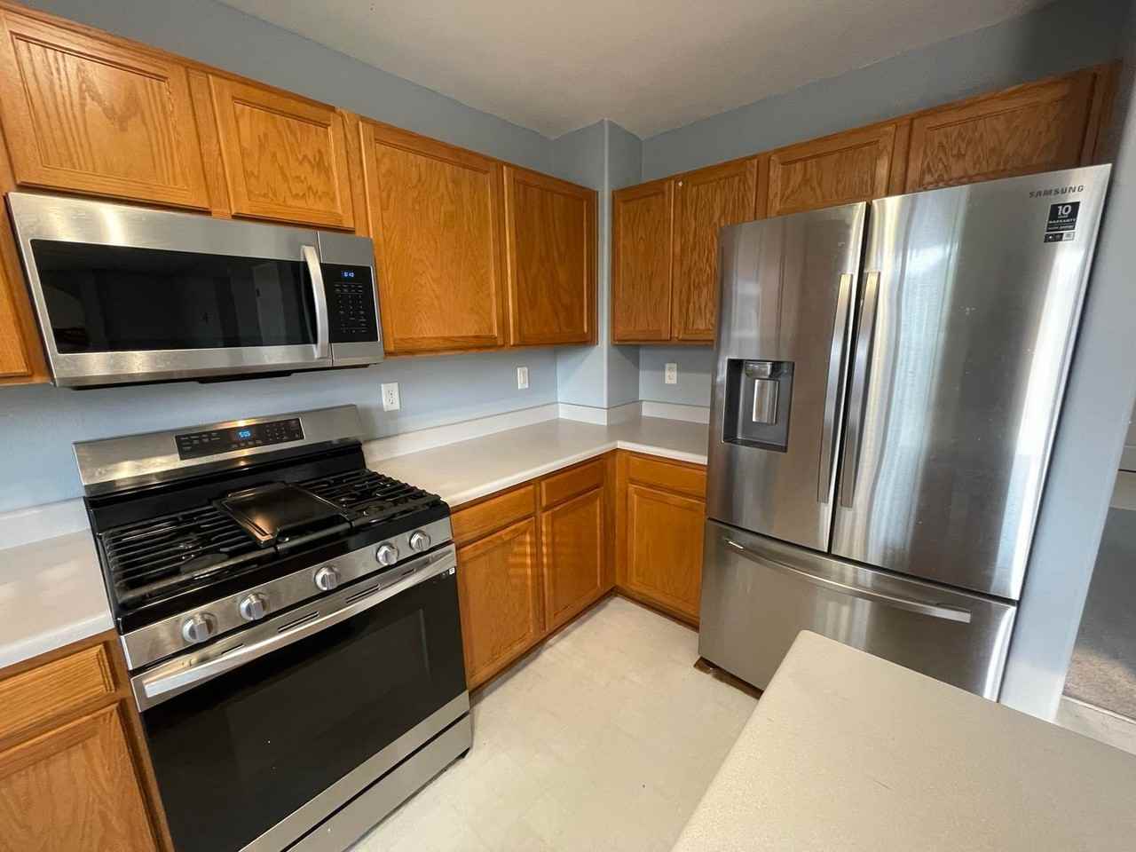 5579 S Versailles St - Photo 3 of 35