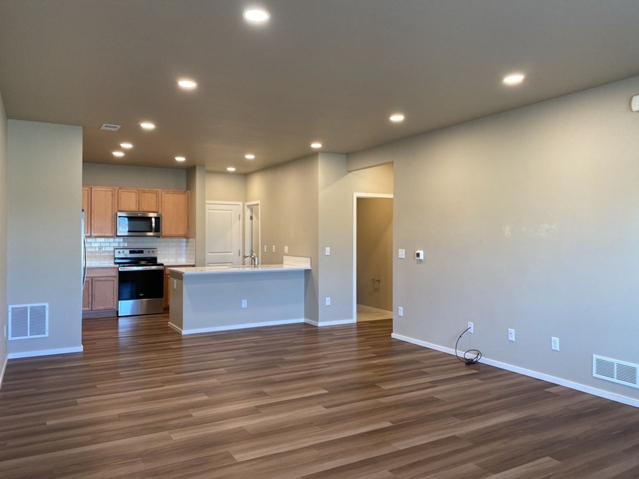 3631 Ronald Reagan Ave - Photo 4 of 40