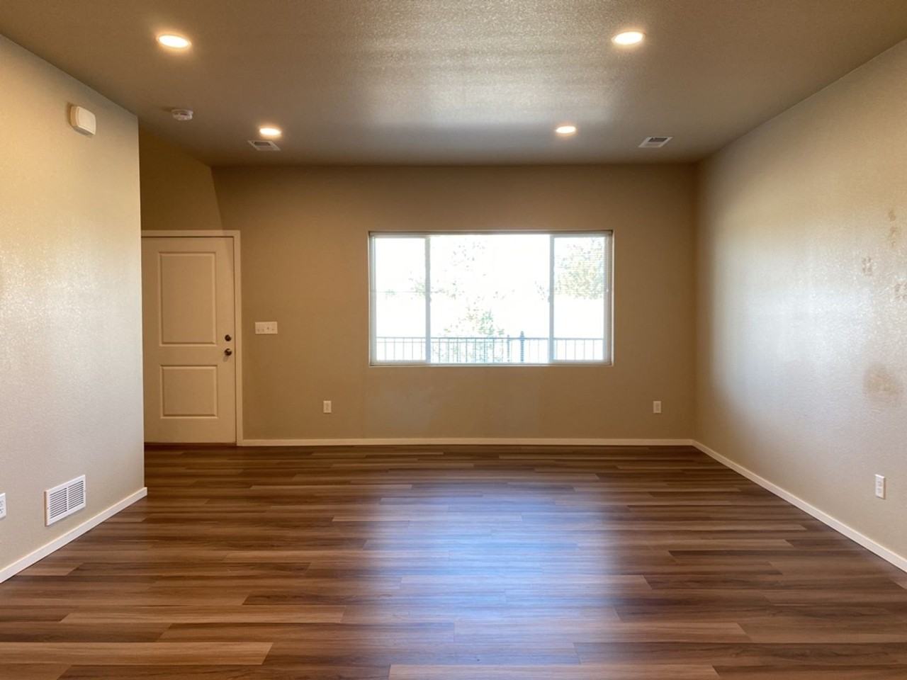 3631 Ronald Reagan Ave - Photo 7 of 40