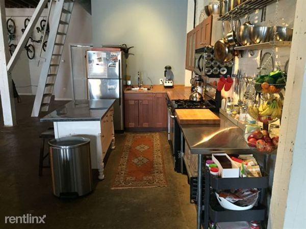 1009 Jefferson St - Photo 2 of 10