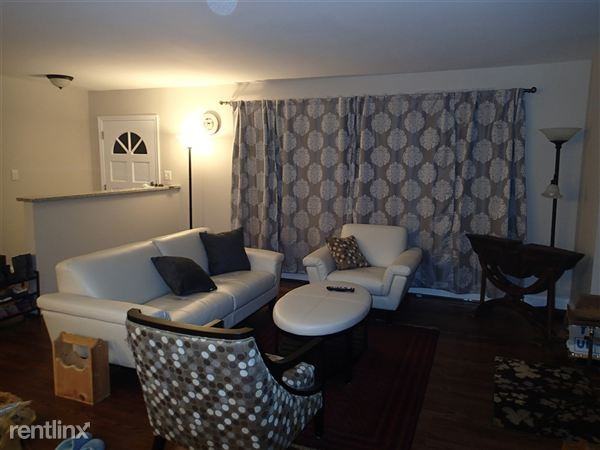 9109 Weant Dr - Photo 3 of 15