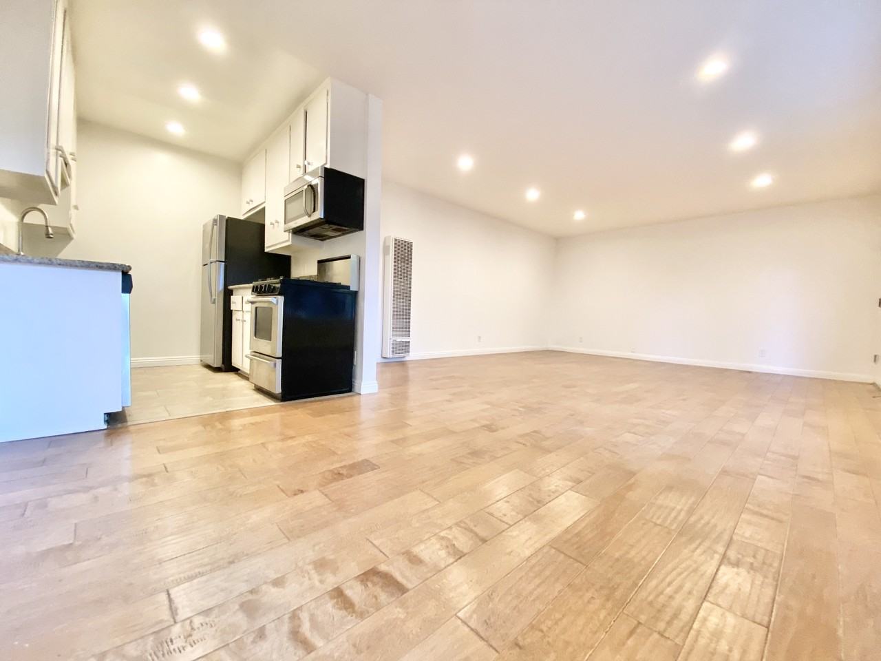 1014 Hill St #3 - Photo 2 of 12