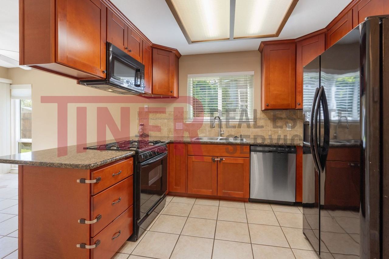 7224 Candlestick Way - Photo 3 of 23