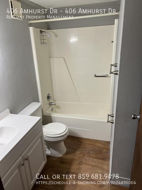 406 Amhurst Dr - Photo 3 of 18