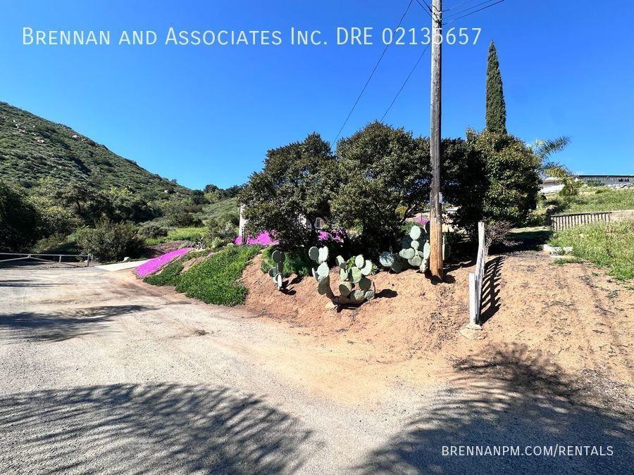 937 Kelly Dr - Photo 2 of 50