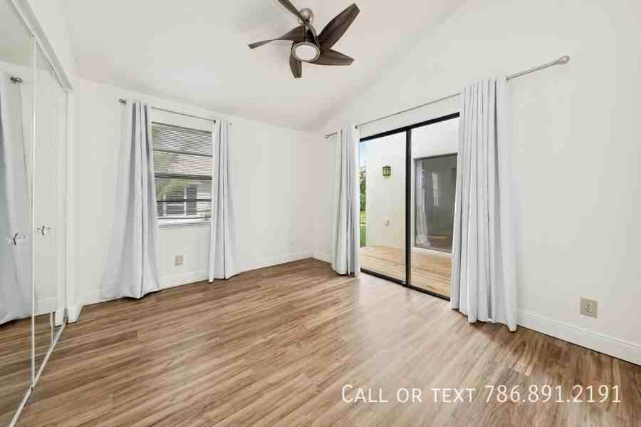 463 Nw 47th Ter - Photo 3 of 12