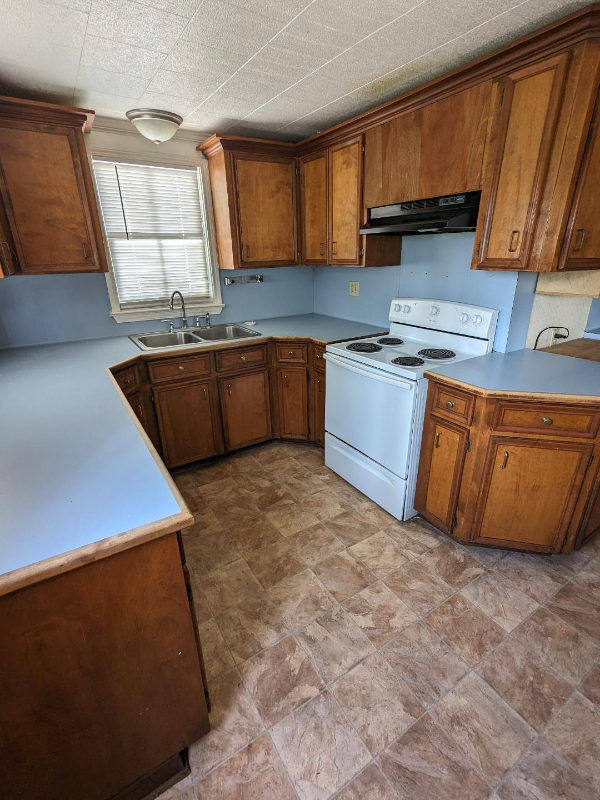 518 E Cedar St - Photo 3 of 15