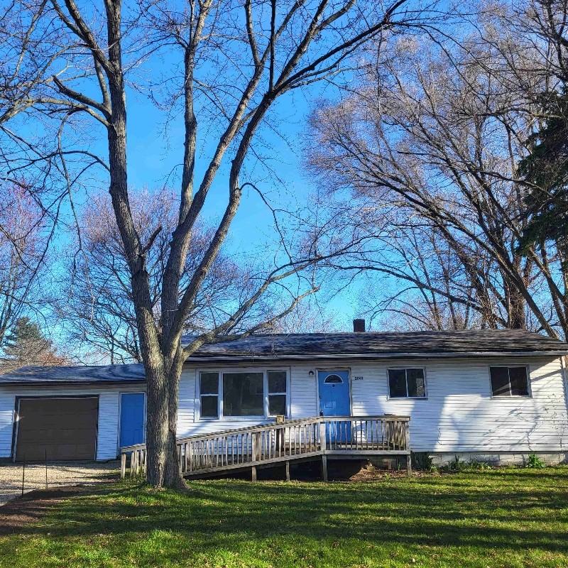 2065 Orchard Dr - Photo 2 of 10