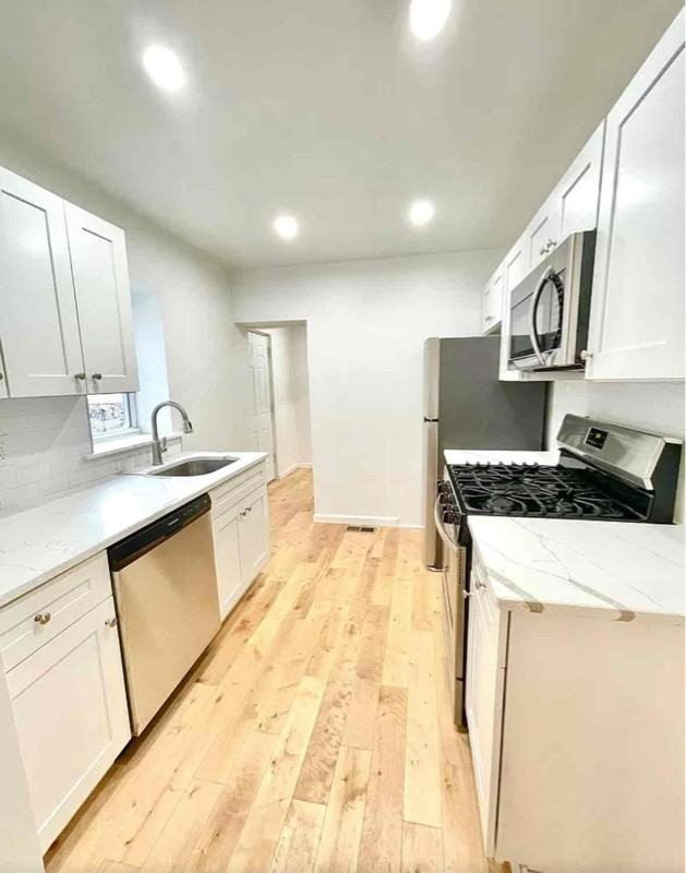 2457 Gaul St - Photo 2 of 8