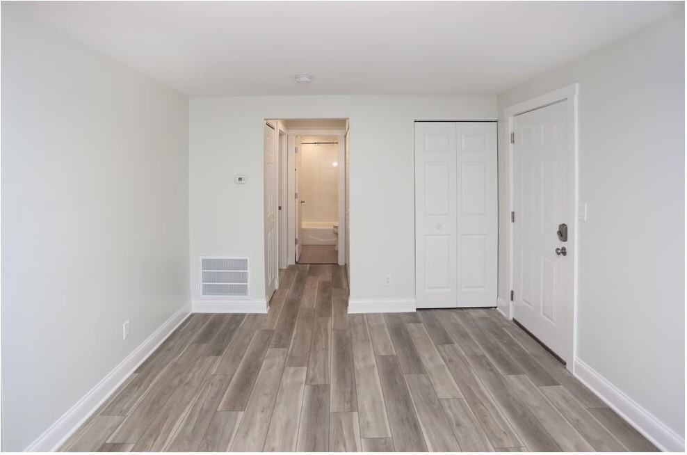 613 W Charles St - Photo 5 of 24