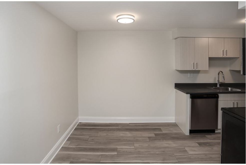 613 W Charles St - Photo 7 of 24