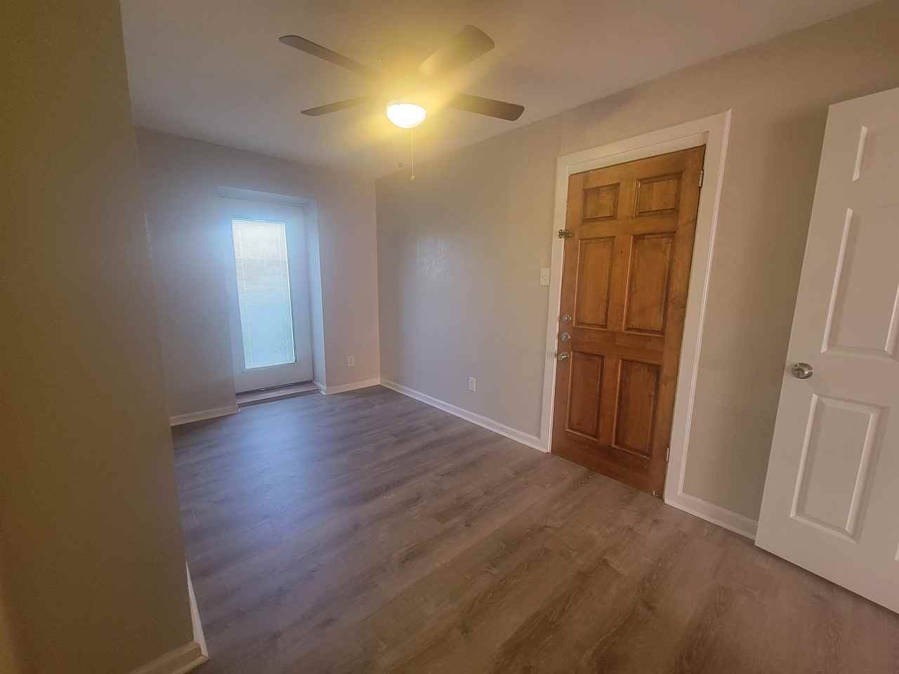 3609 Ave S 1/2 - Photo 3 of 13