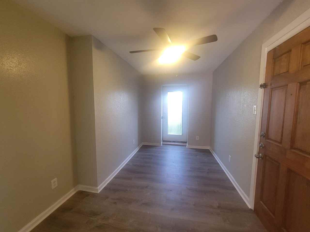 3609 Ave S 1/2 - Photo 4 of 13